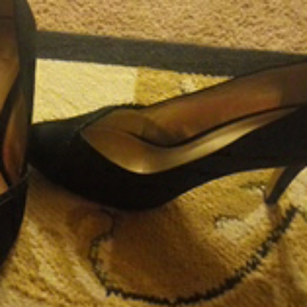 Shoes - Picture 2 of 4
